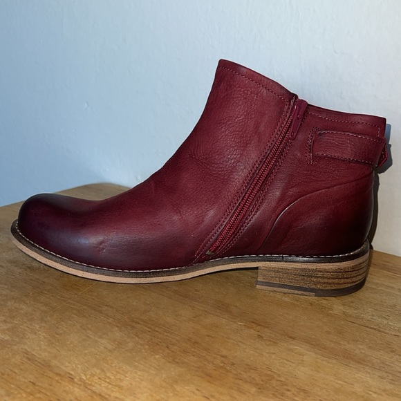 Jafa 207 Red Buckle Ankle Boots Size 38 - Picture 3 of 9